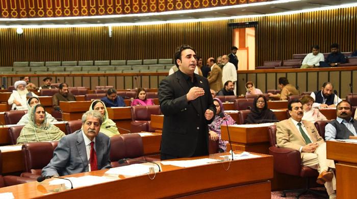 Bilawal warns PTI of last chance to 'clarify itself a political party'