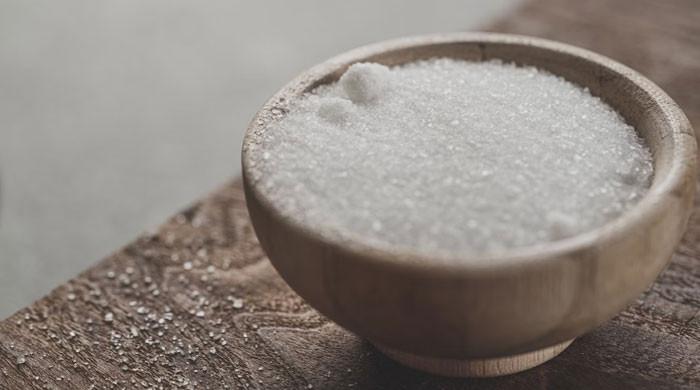 Do sugar substitutes help in weight loss? See what WHO suggests