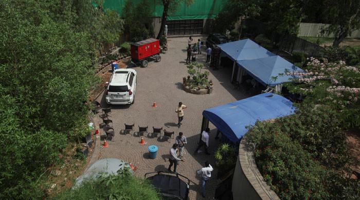 'Deadlock' as PTI refuses to allow Zaman Park search operation