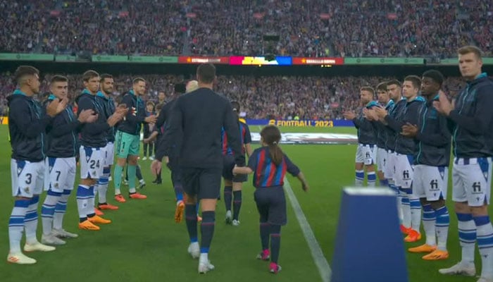 Real Sociedad gave LaLiga champions Barcelona a guard of honor at Spotify Camp Nou ahead of kickoff. Twitter/ESPNFC