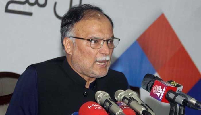 Minister for Planning, Development and Special Initiatives Ahsan Iqbal addresses to media persons during press conference, in Lahore on Saturday, July 9, 2022. — PPI