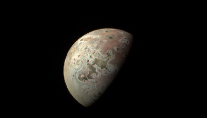 Nasas Juno spacecraft peeks into volcanic world of Jupiters Io moon