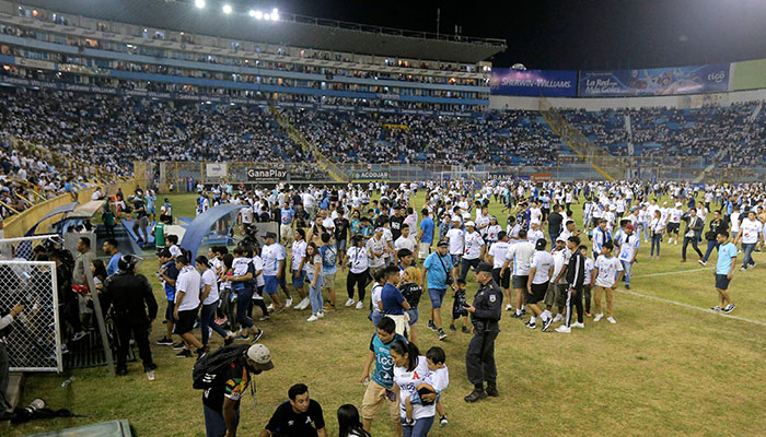 12 tewas dalam penghancuran stadion sepak bola di El Salvador