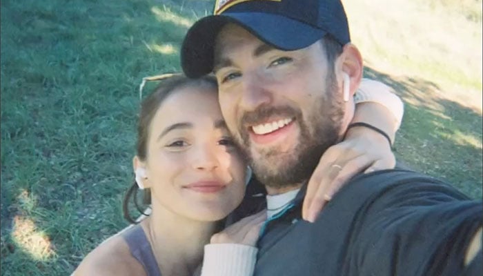 Chris Evans planning nuptials with ladylove Alba Baptista?