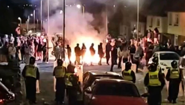Unrest broke out in Ely, Cardiff, last night. —WNS
