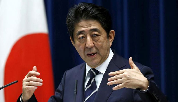 Mendiang perdana menteri Jepang Shinzo Abe selama konferensi pers.— Reuters/File