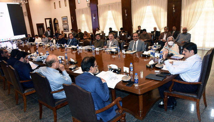 سندھ کابینہ نے ٹیچرز لائسنس پالیسی کی منظوری دے دی۔