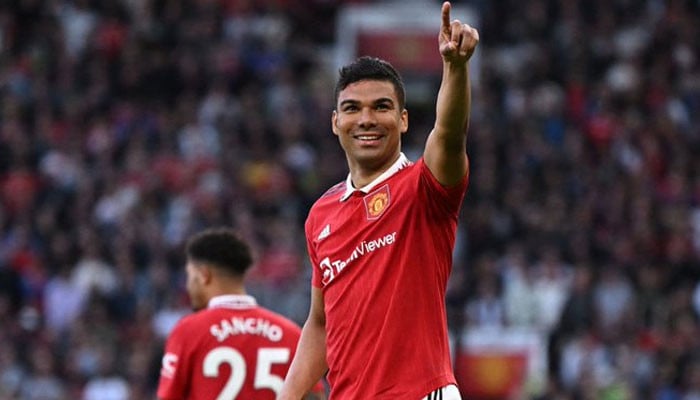 Manchester United thrash Chelsea 4-1, clinch Champions League spot Manchester United thrash Chelsea 4-1, clinch Champions League spot
