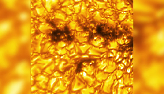 Teleskop menangkap gambar yang diyakini para ilmuwan sebagai bintik matahari yang membusuk.—NSF/AURA/NSO