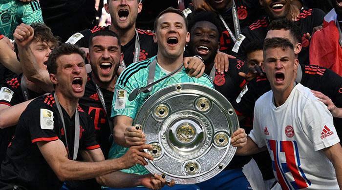 Bayern Munich clinches 11th consecutive Bundesliga title in nail-biting finale