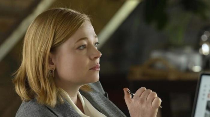'Succession' actress Sarah Snook embraces motherhood