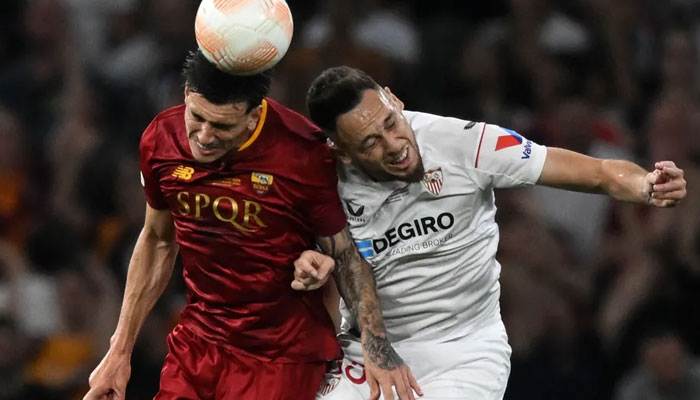Sevilla overcomes Roma to lift Europa League trophy