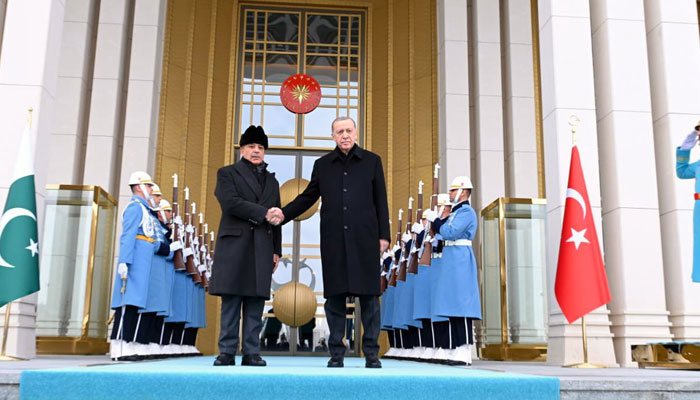 Prime Minister Shehbaz Sharif photographed with President Recep Tayyip Erdoğan upon the formers arrival at the Turkish Presidency in Ankara. — Twitter/Govt of Pakistan/File