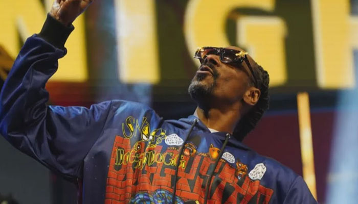 Snoop Dogg delays concerts to back writers strike