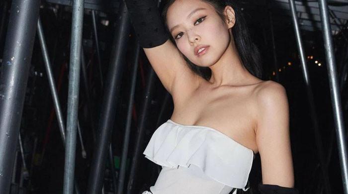 Blackpink's Jennie reveals what she always keeps in her Chanel bags