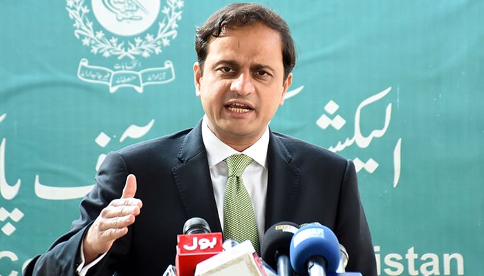 PPPs Murtaza Wahab talking to media persons outside the Election Commission of Pakistan in Islamabad, on November 15, 2022. — Online