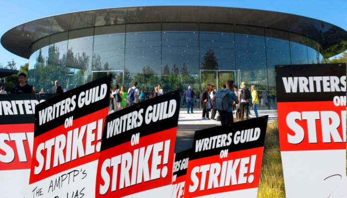WGA targets Apple at Worldwide Developers Conference