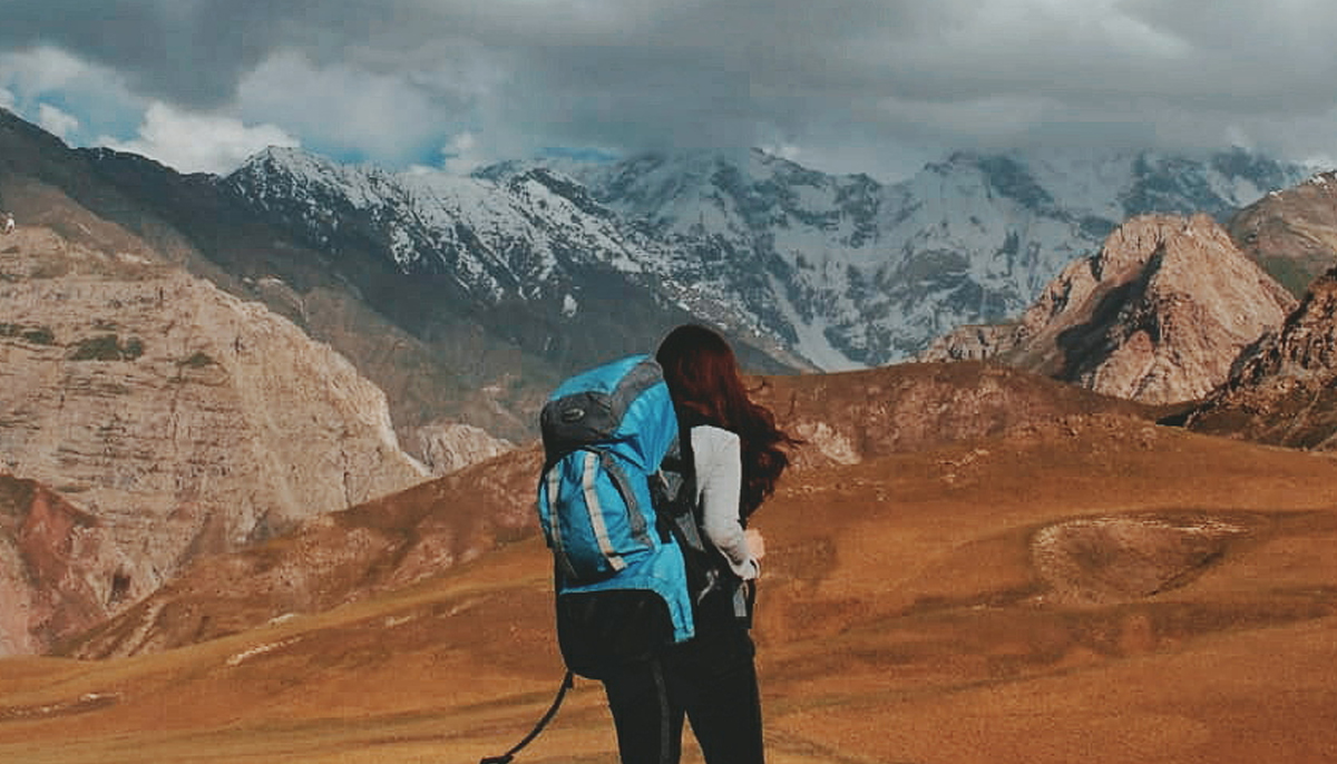 Huma Tariq poses facing the majestic mountains in the northern areas of the country. — Twitter/@TheNorthDrive