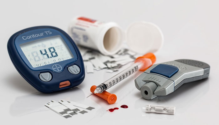 A representational image shows a diabetes measuring machine and a syringe. — Pixabay/File
