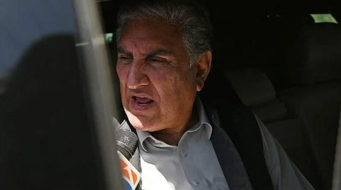 Qureshi meets PTI chairman again after 'bitter' talk: sources
