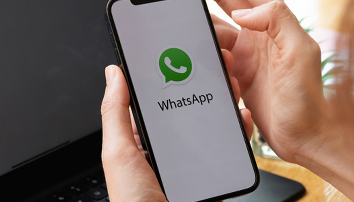 WhatsApp for iOS Gets Improved GIF and Sticker Selector