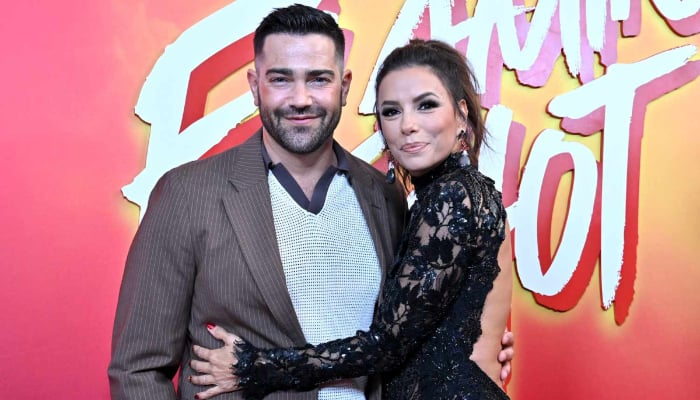 Eva Longoria ran into her Desperate Housewives co-star Jesse Metcalfe at the premiere of Flamin Hot
