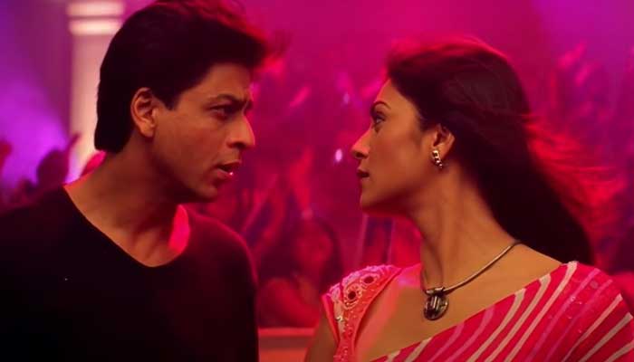 Tumse Milke song is written by Javed Akhtar and composed by Anu Malik