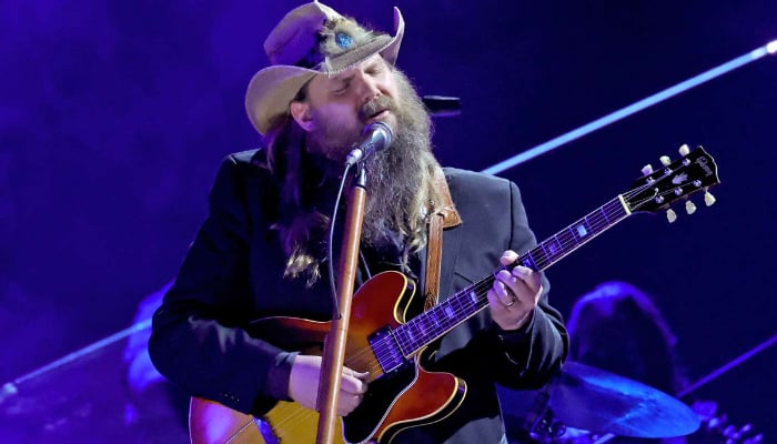 Chris Stapleton and his wife Morgane eject a heckler who booed them