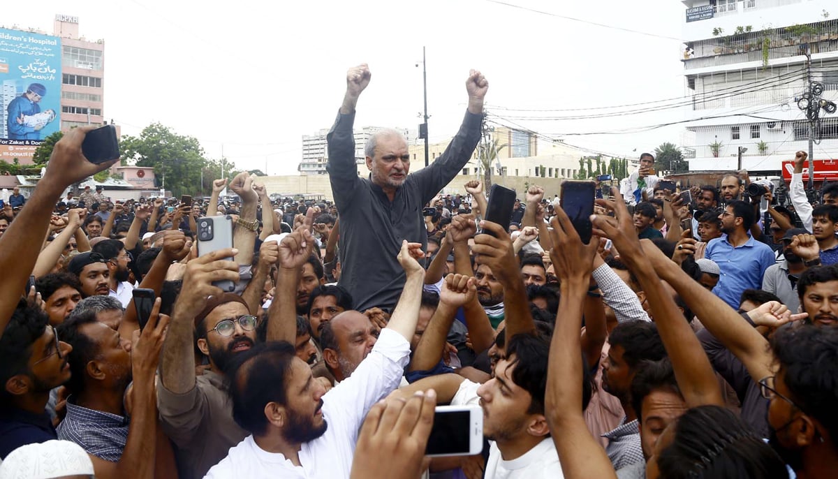 Leaders and activists of Jamaat-e-Islami are holding protest demonstration against alleged rigging the mayoral election polls, outside Arts Council building in Karachi on Thursday, June 15, 2023. — PPI