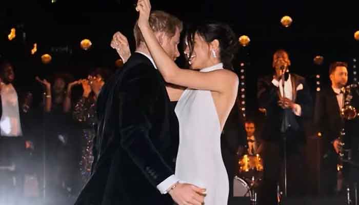 Meghan Markle, Prince Harrys first dance as couple: Video