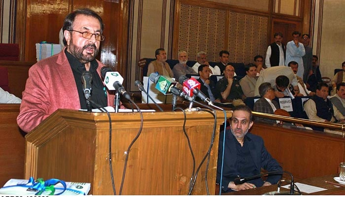 Balochistan Minister for Finance Engineer Zmarak Khan Achakzai presenting annual budget for 2023-24 in a session of assembly on June 19, 2023. — APP