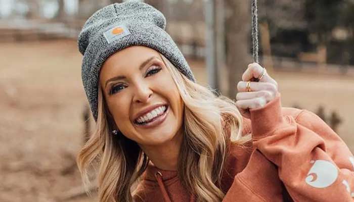 Lindsie Chrisley is only following one brother, Kyle Chrisley on Instagram