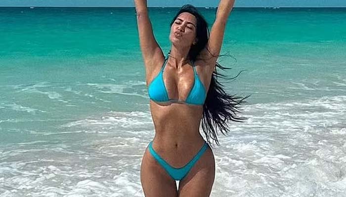 Kim Kardashian stuns in blue bikini in new photoshoot
