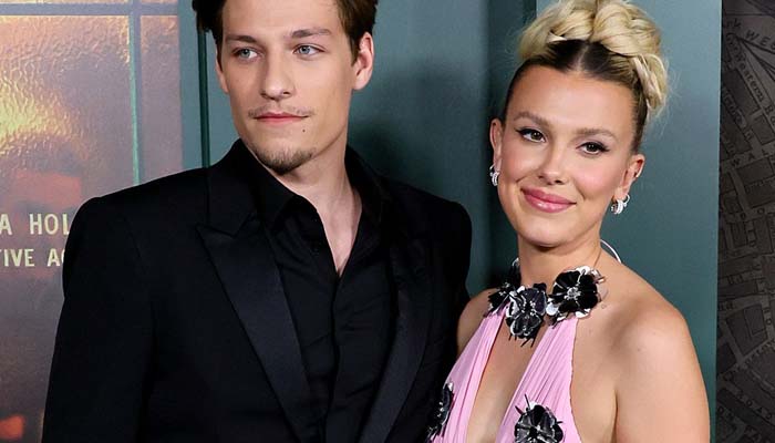 The 19-year-old actress was spotted by fans having a fun night out with her 21-year-old beau
