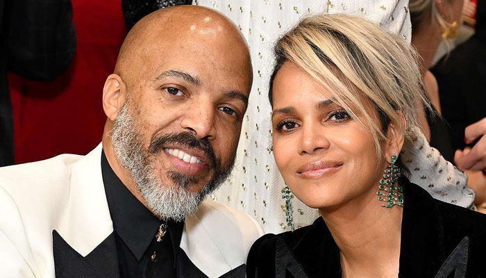 Halle Berry and boyfriend Van Hunt relax at home on the 4th of July