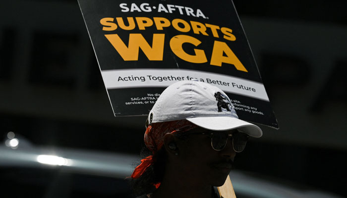 Actors prepare for picketing as SAG-AFTRA negotiations continue