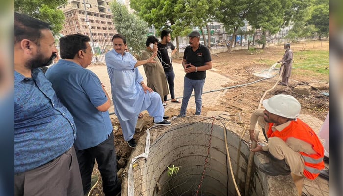 Murtaza Wahab suggests reviving British-era wells to prevent urban flooding in Karachi - Vimarsana News
