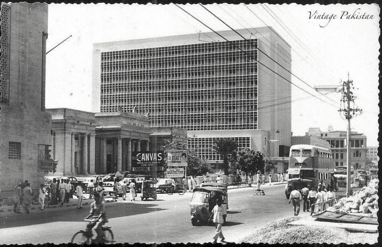 A photograph of the I I Chundrigar Road in Karachi from the 1950s. — Vintage Pakistan