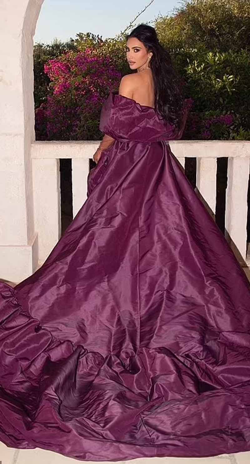 Kim Kardashian looks regal as she attends Dolce & Gabbana show