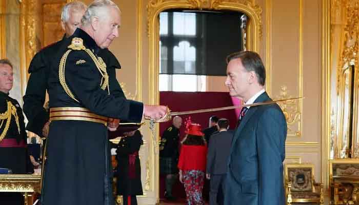 Stephen Hough makes hilarious comments after being Knighted by King Charles