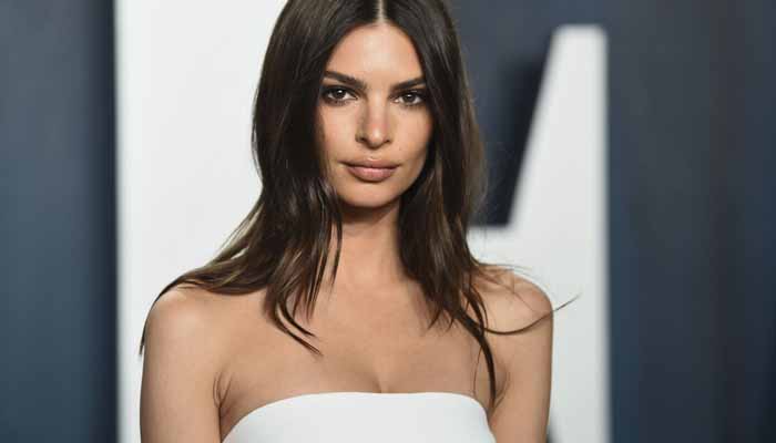 Emily Ratajkowsk almost suffered a wardrobe malfunction because of the chest cutout in her dress
