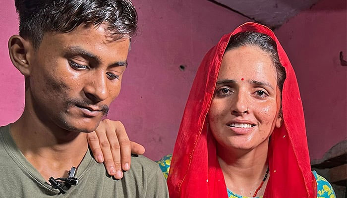 Pakistani Seema Haider (right) snuck across borders to be with Indian Sachin Meena, who she met playing the online shooting game PUBG. — AFP/File