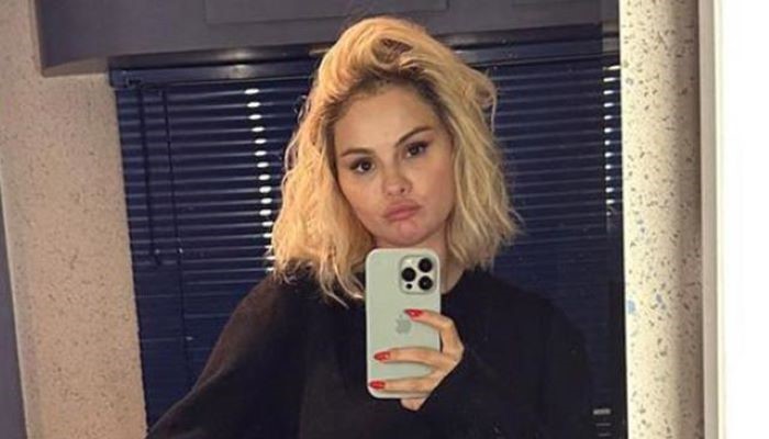 Selena Gomez shines in blonde, a captivating photo dump