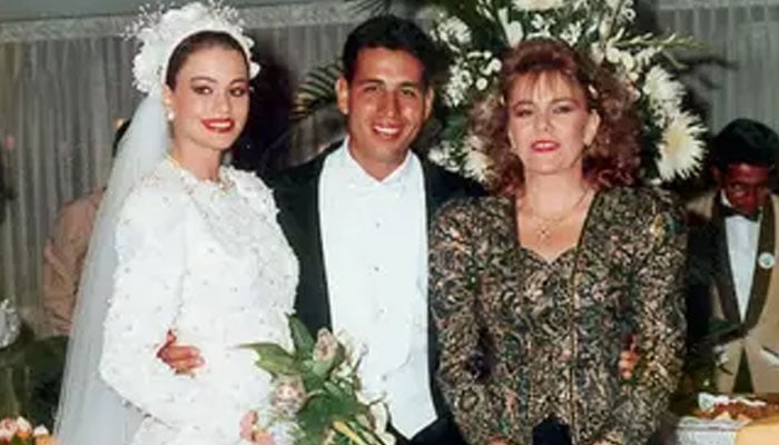 How did Sofia Vergara's divorce with Joe Gonzalez take place?