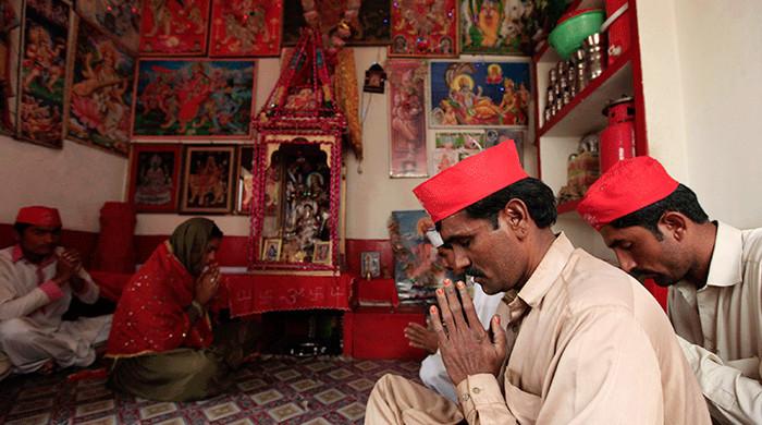 Sindh minister urges dacoits not to harm Hindu community