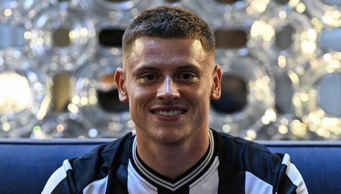 Newcastle United secure Harvey Barnes in £38m deal from Leicester City.