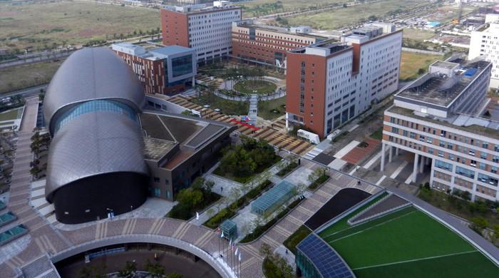 Internationalising a university Internationalising a university
