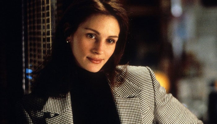But Julia Roberts would be featured as digitally de-aged