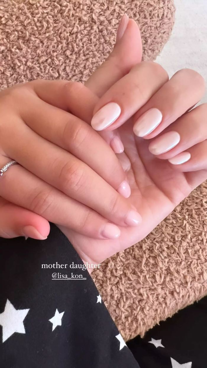 Kourtney Kardashian and Penelope Scotland get matching nails