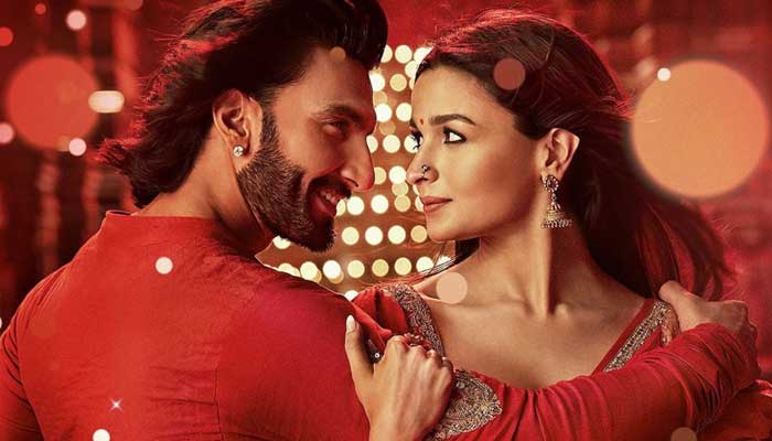 Javed AKhtar shares his reviews over Rocky Aur Rani Kii Prem Kahaani